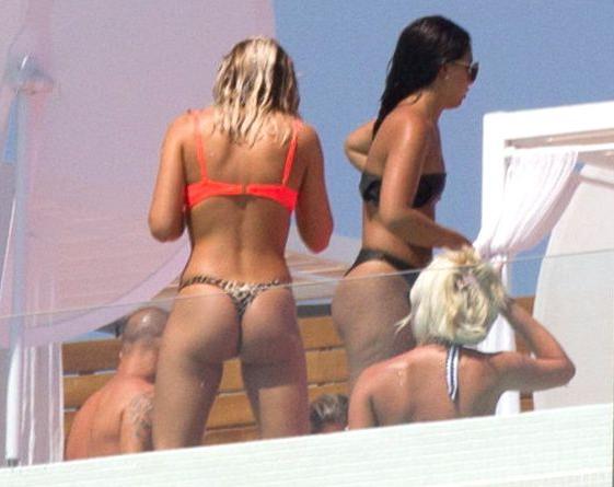 25P Louisa Johnson, Chloe Paige, Havva Rebke Topless