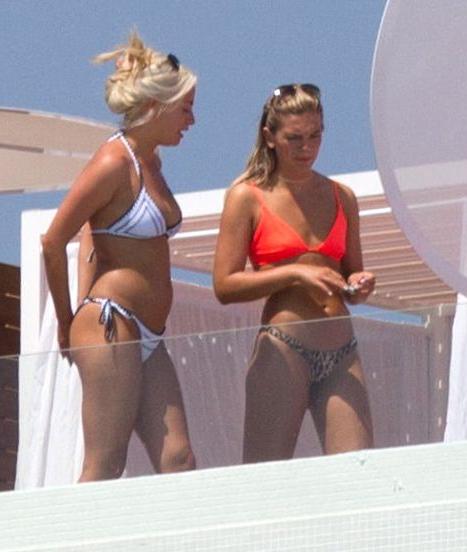 25P Louisa Johnson, Chloe Paige, Havva Rebke Topless