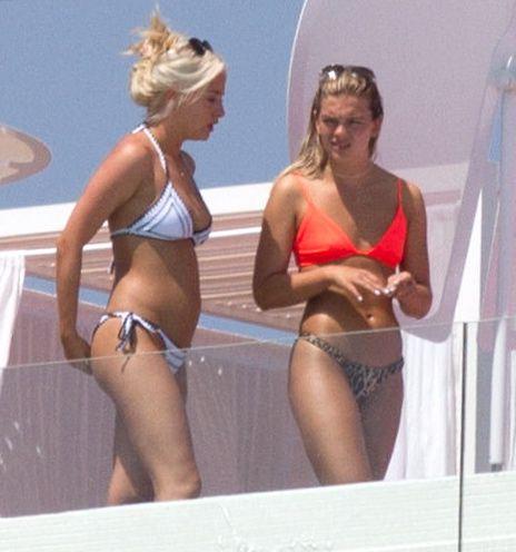25P Louisa Johnson, Chloe Paige, Havva Rebke Topless