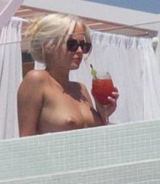 25P Louisa Johnson, Chloe Paige, Havva Rebke Topless