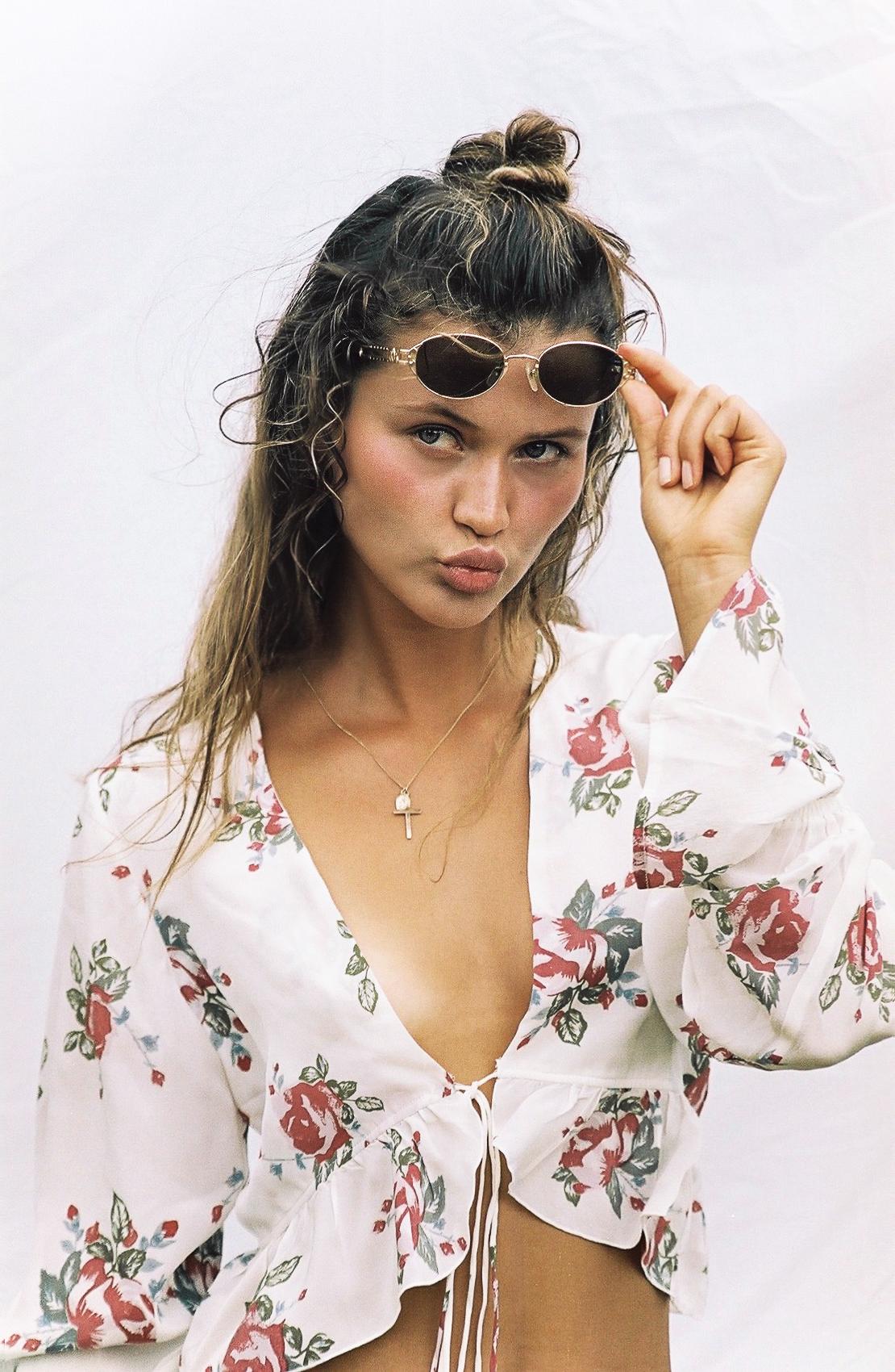 18P Chloé Lecareux Oben-ohne-Fotos