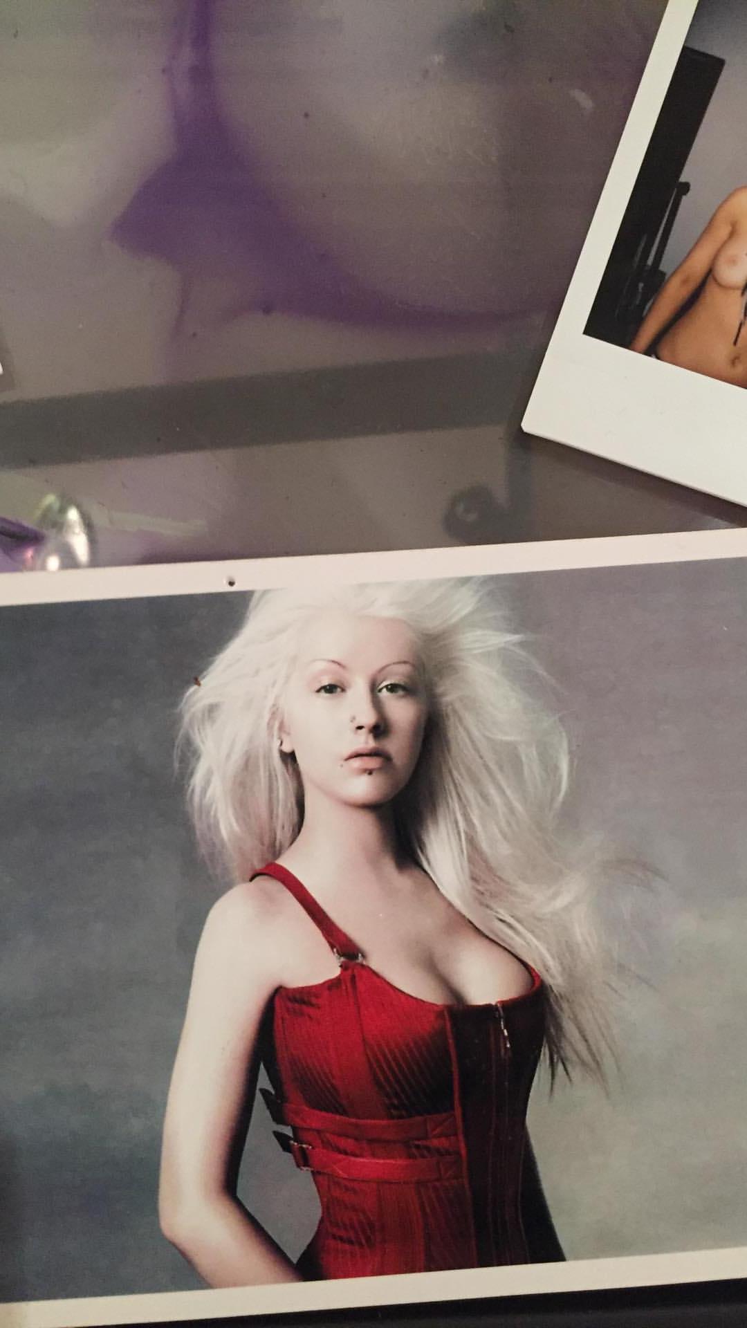 7P Christina Aguilera Topless