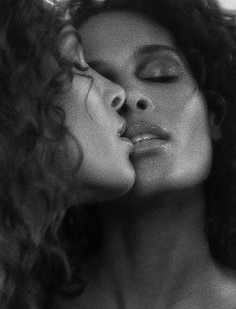 12P Cindy Bruna Topless