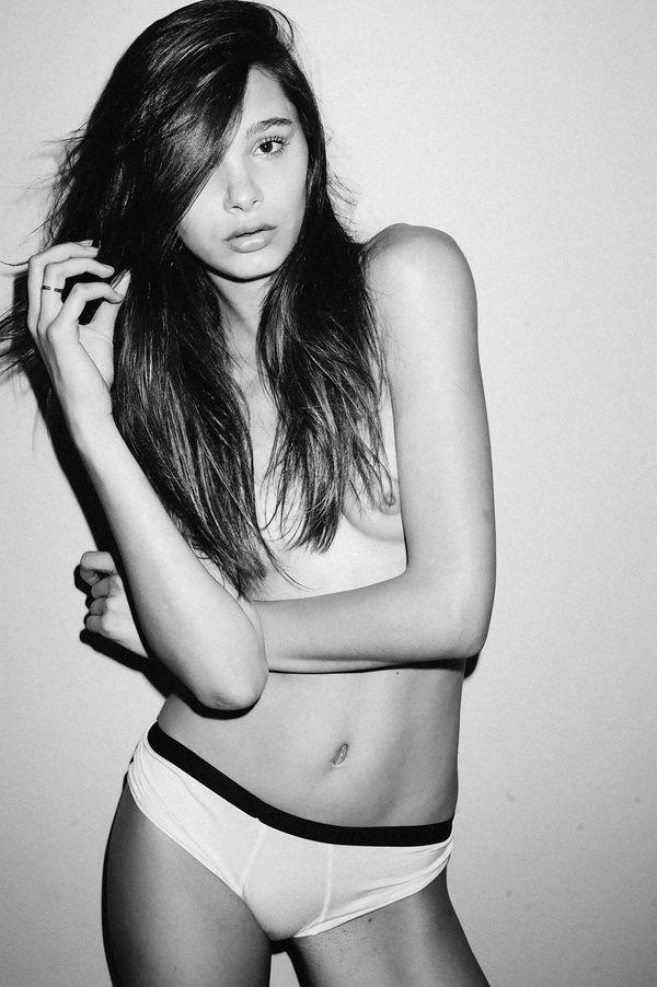 11P Claudia Guarnieri Topless Photos