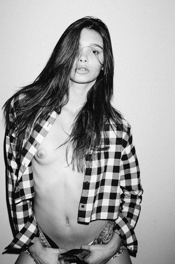 11P Claudia Guarnieri Topless Photos