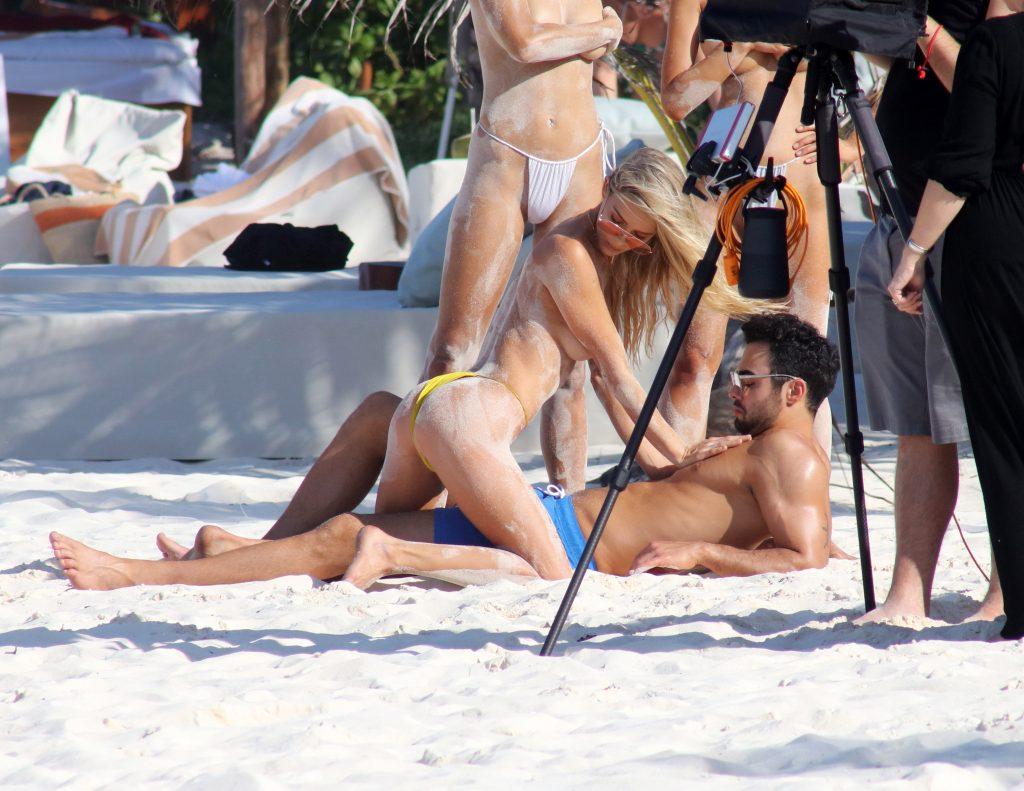 24P Danielle Knudson Topless