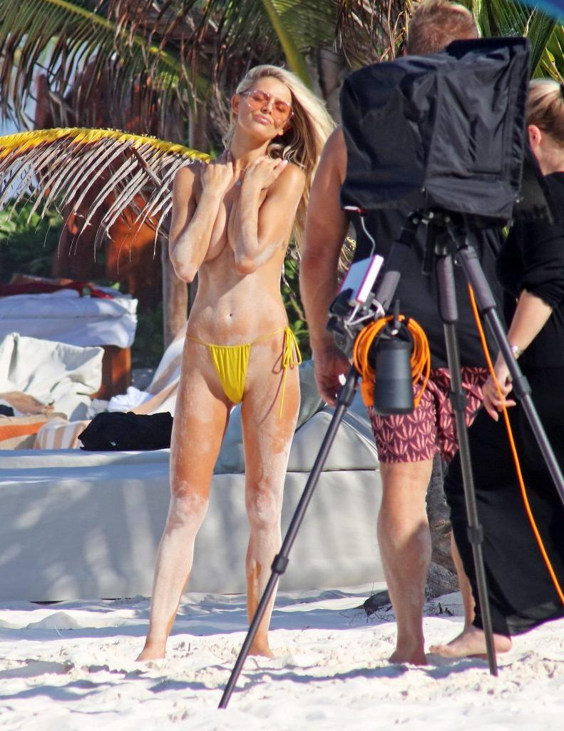 24P Danielle Knudson Topless