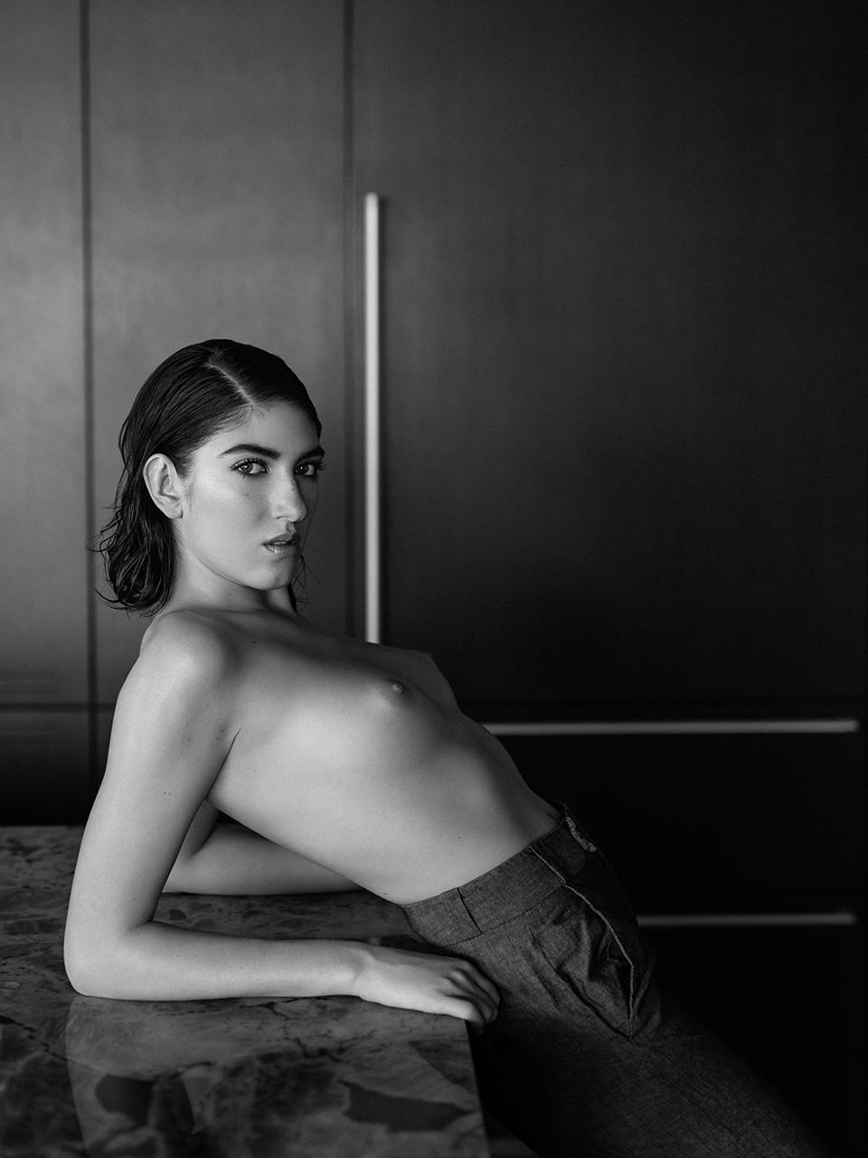 4P Dina Roud Topless Pics