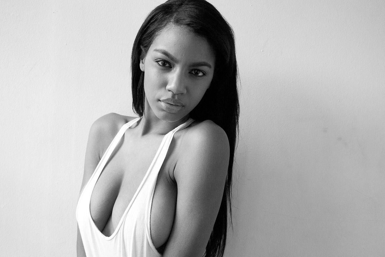 12P Ebonee Davis Topless Photos