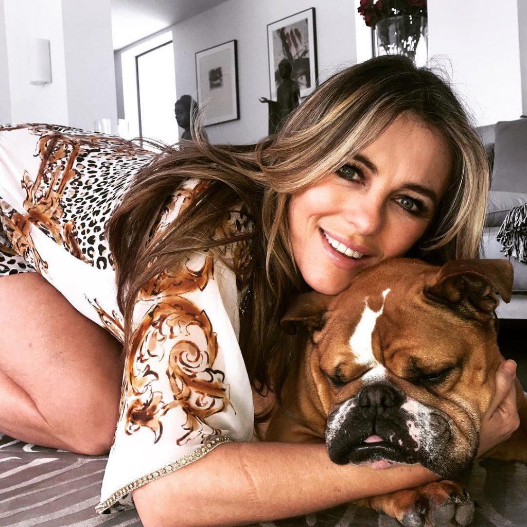 25P Elizabeth Hurley Topless