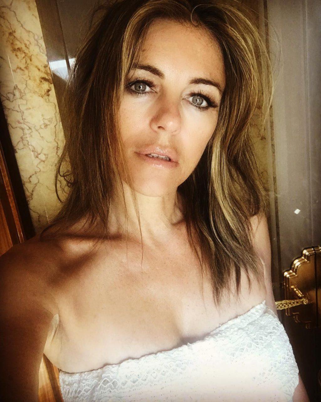 25P Elizabeth Hurley Topless