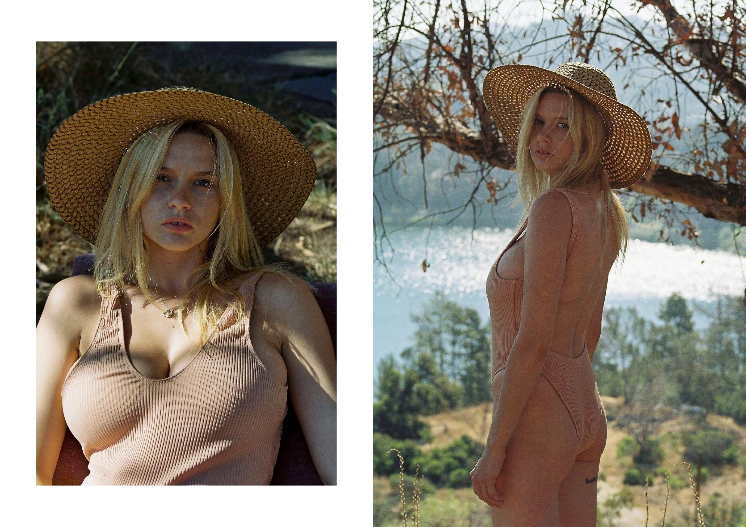 8P Topless Photos of Elle Brittain