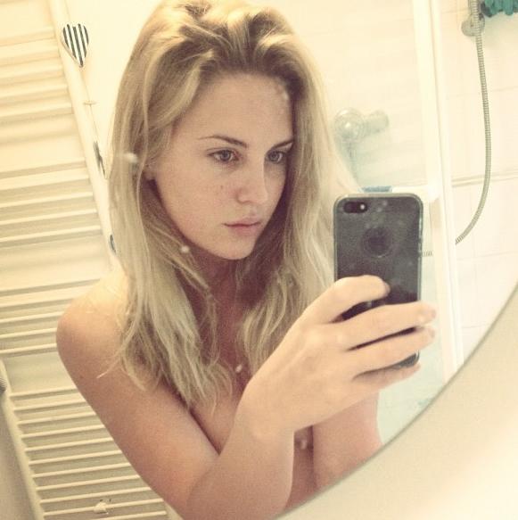 23P Emily Parr Topless