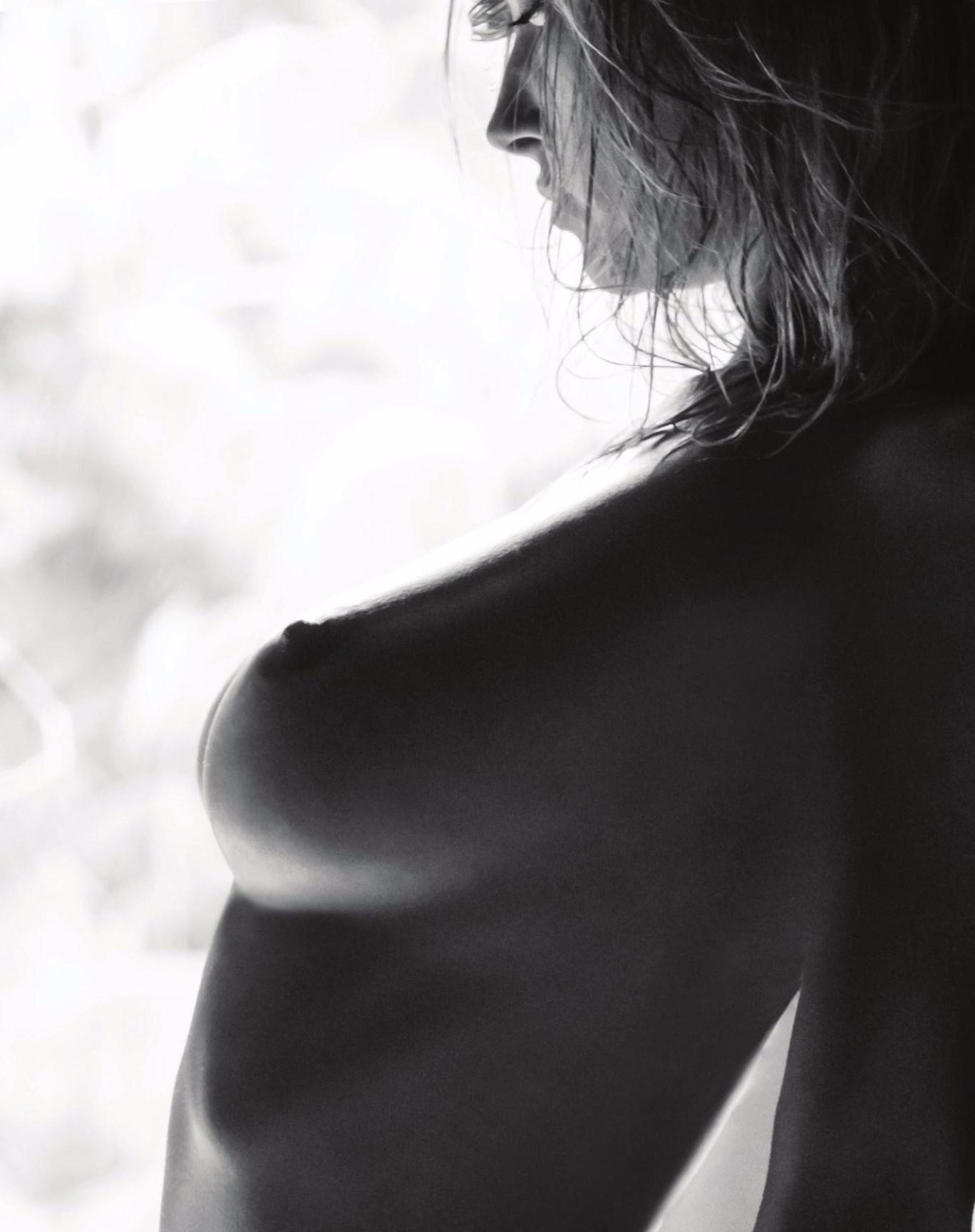 15P Genevieve Morton Topless