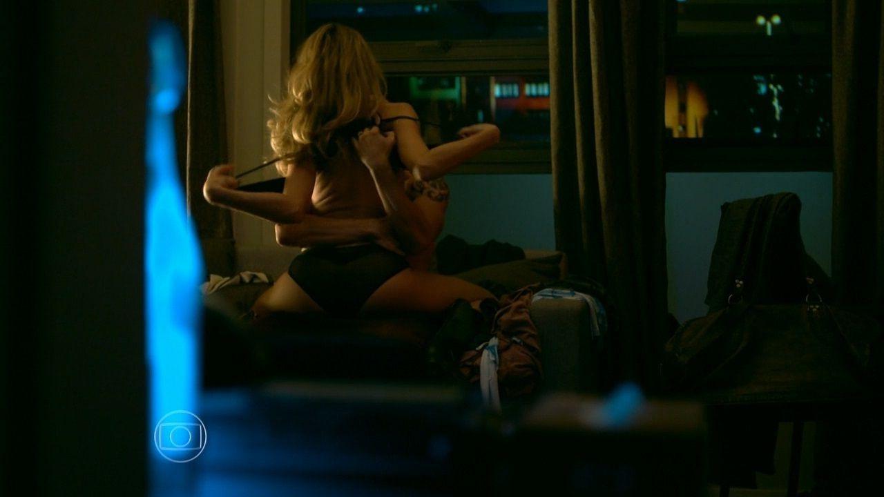 4P Topless pics of Grazi Massafera