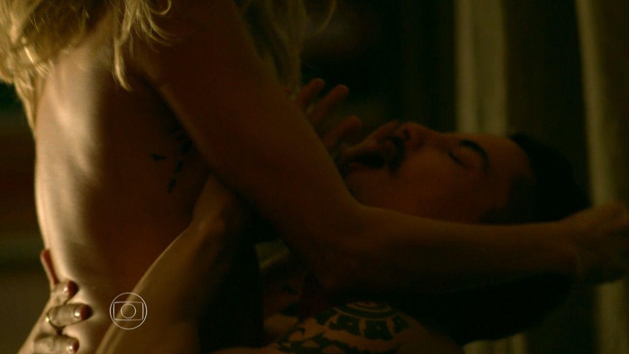 4P Topless pics of Grazi Massafera