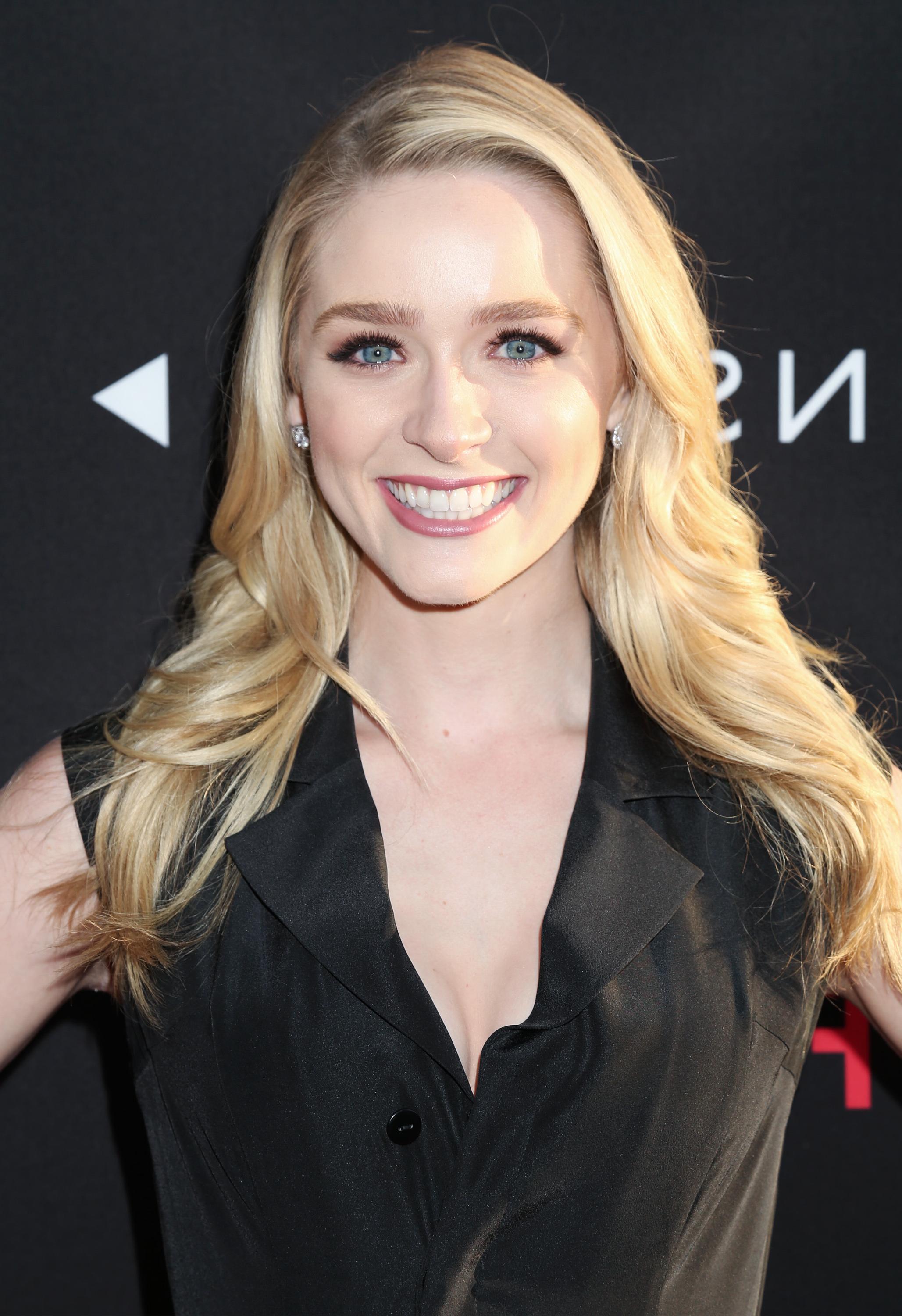 6P Greer Grammer Looks Sexy On The Red Carpet