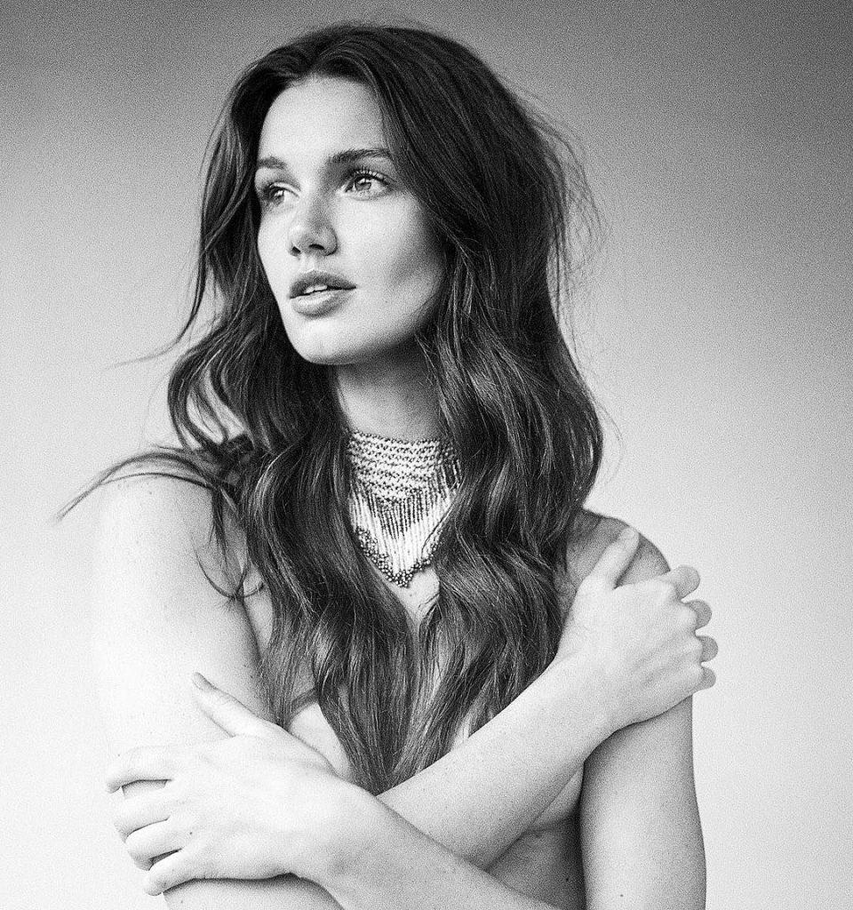 8P Hailey Outland Topless