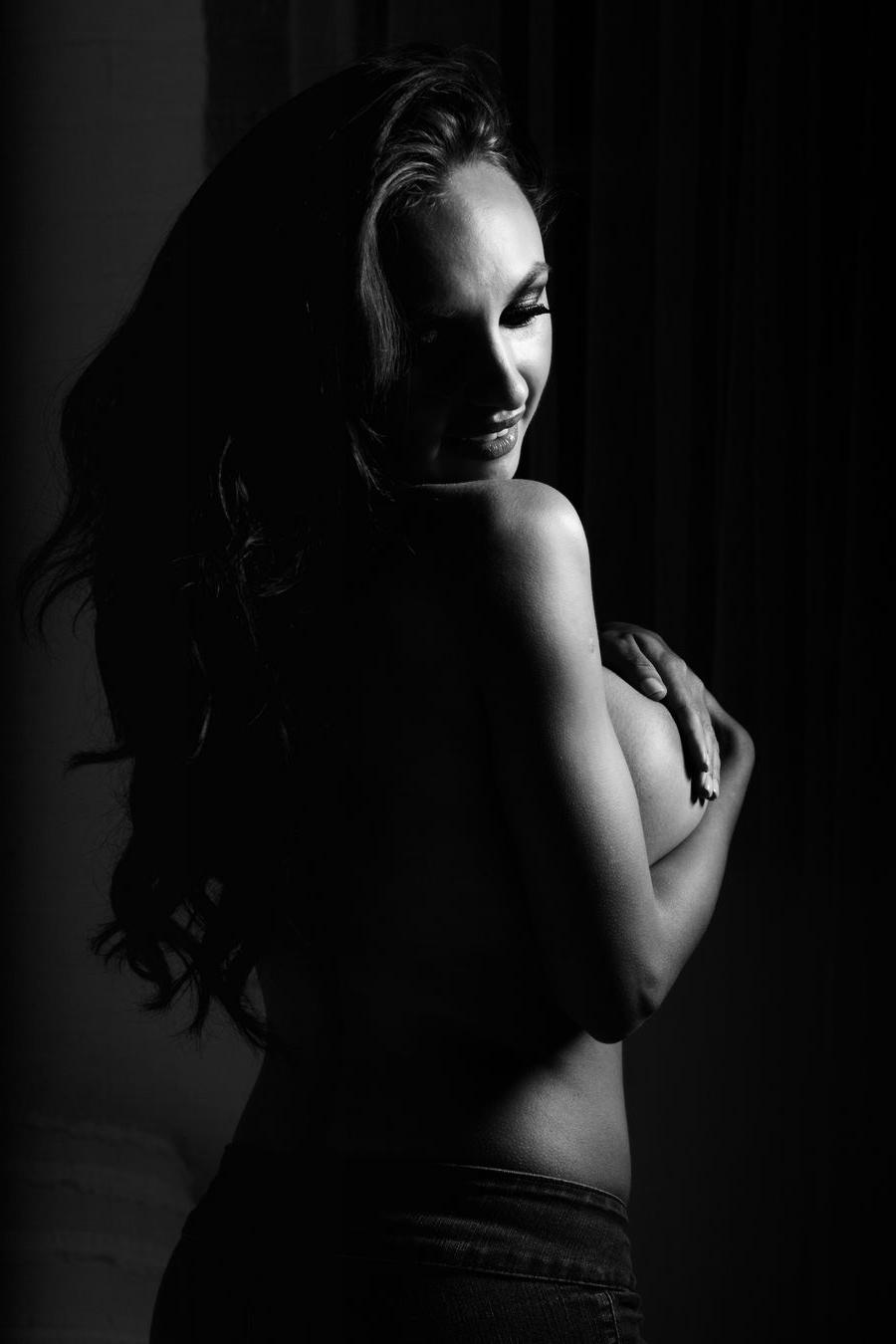 7P Iryna Ivanova topless photos