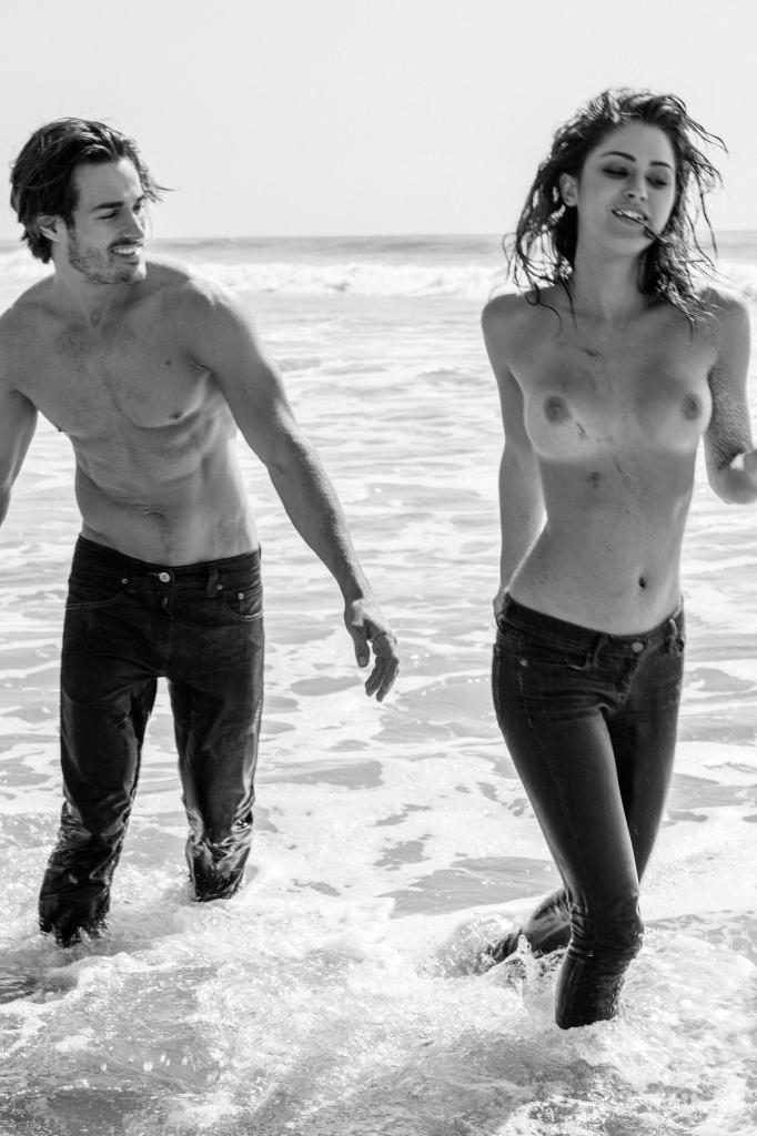 25P Jehane Paris Topless