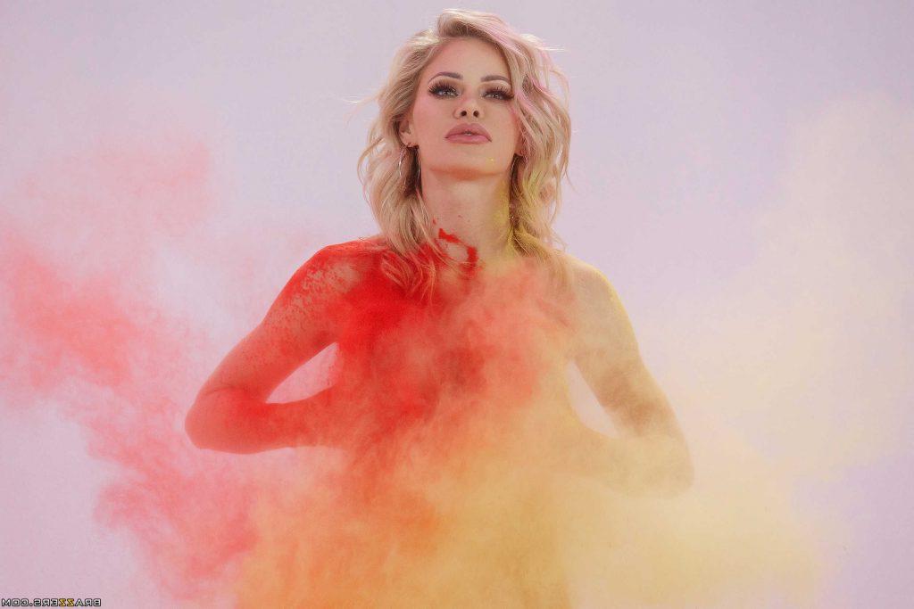 11P Jessa Rhodes Topless