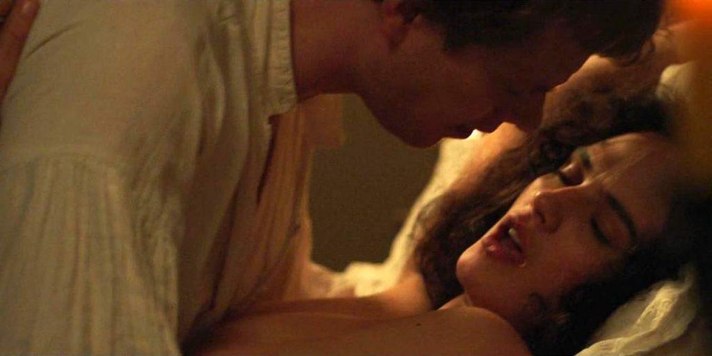 4P Jessica Brown Findlay Topless