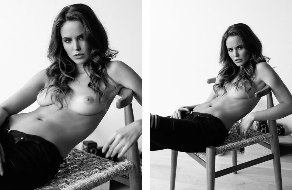 4P Topless pics of Jessica Buller
