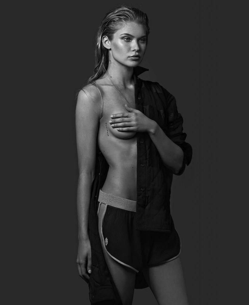 4P B&W Shots Of A Topless Josie Canseco