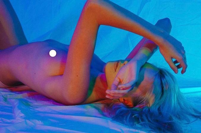 7P Julia Almendra Topless