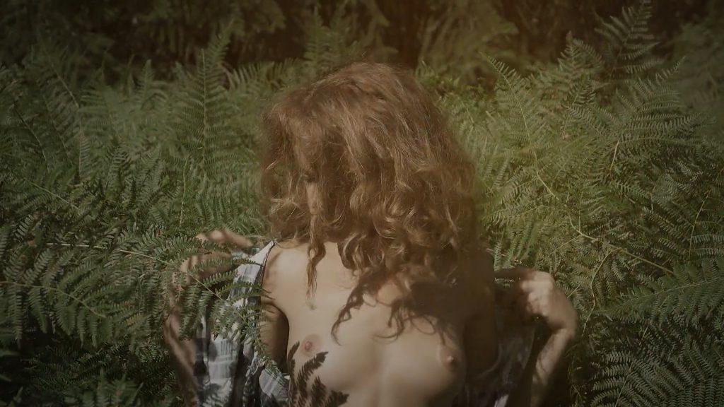 25P Julia Yaroshenko Topless