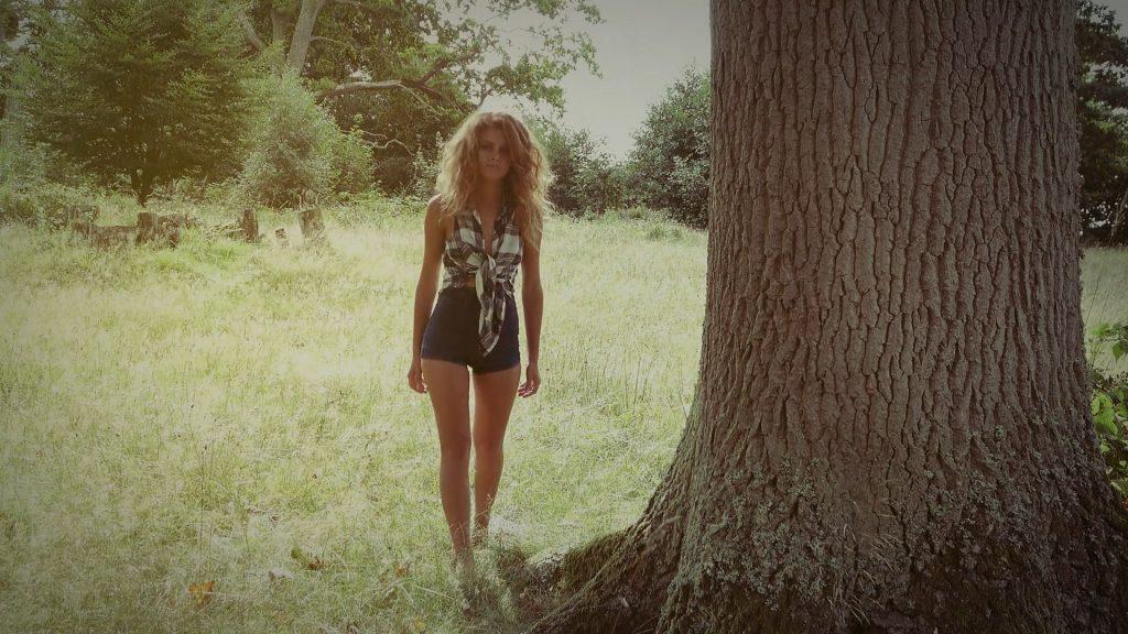 25P Julia Yaroshenko Topless