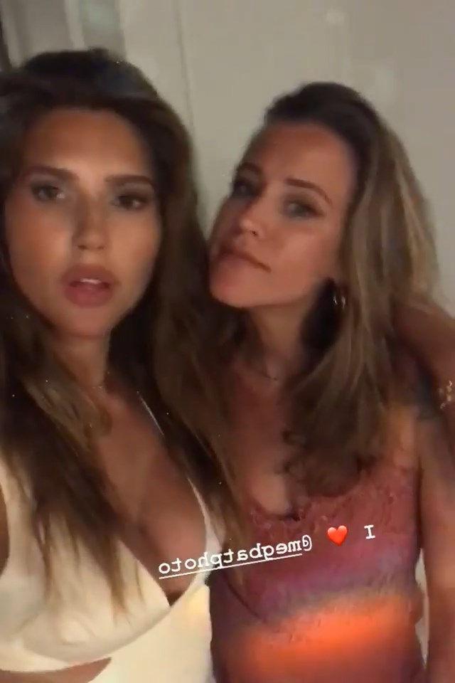 25P Kara Del Toro oben ohne