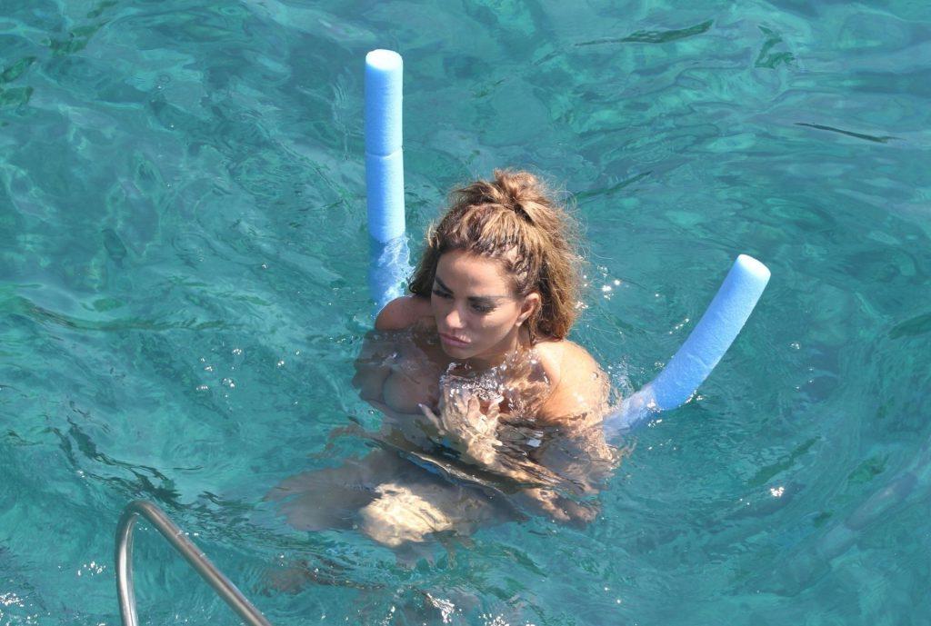 4P Katie Price Topless