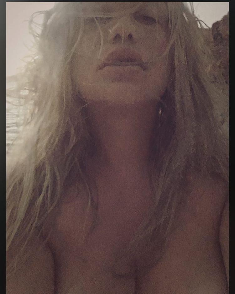 5P Kesha Topless Photos