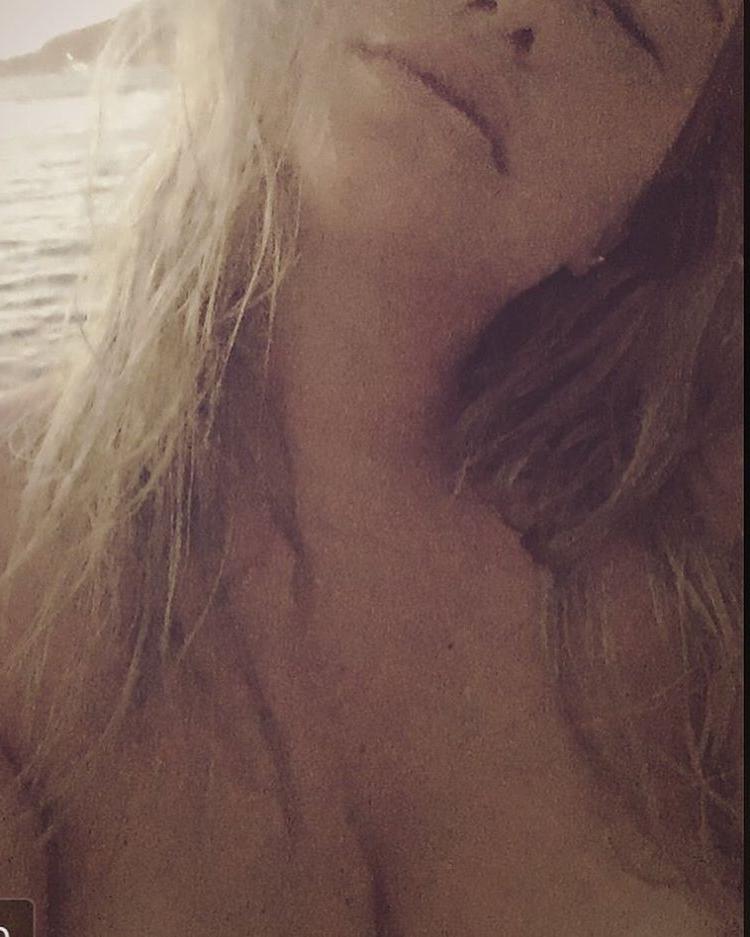 5P Kesha Topless Photos