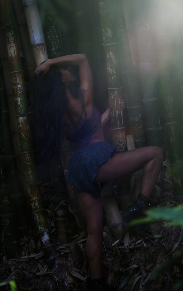 25P Lailanni Hussein Topless