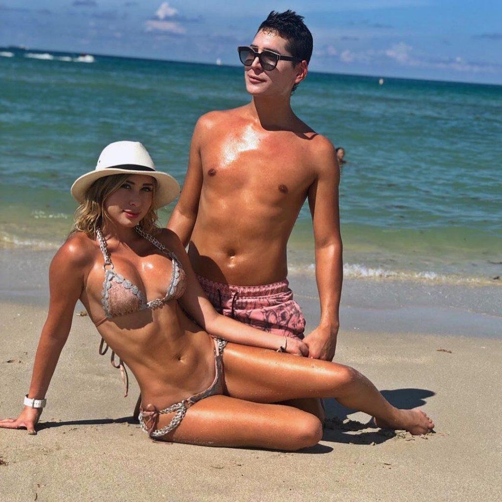 16P Laura Monroy Topless
