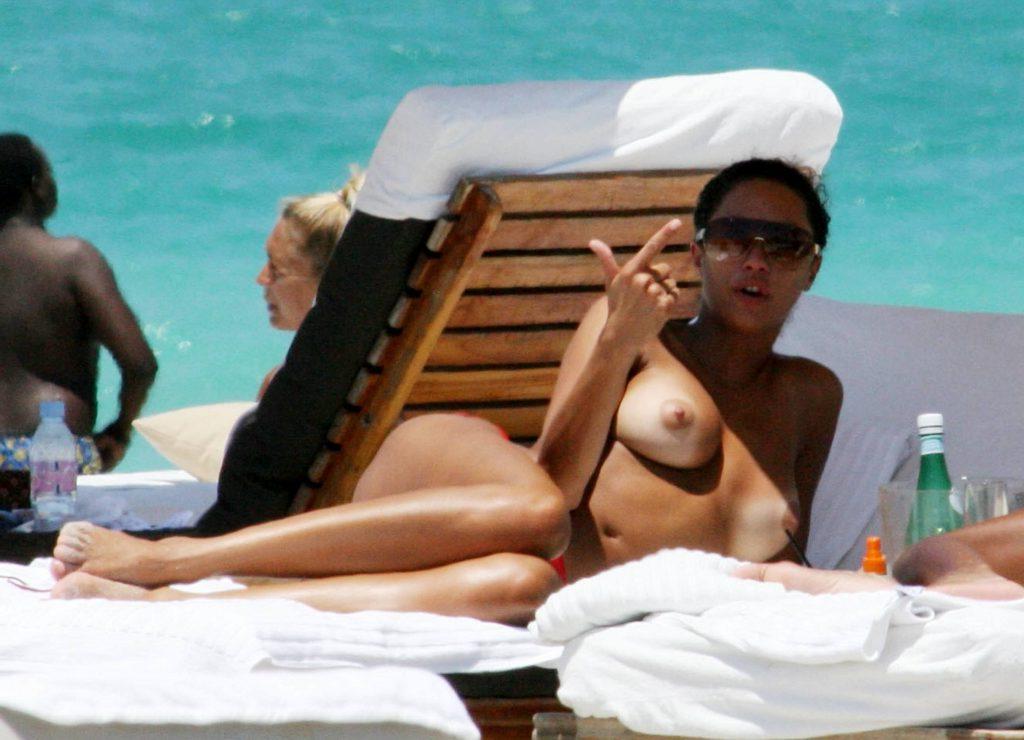 4P Lilly Becker Topless