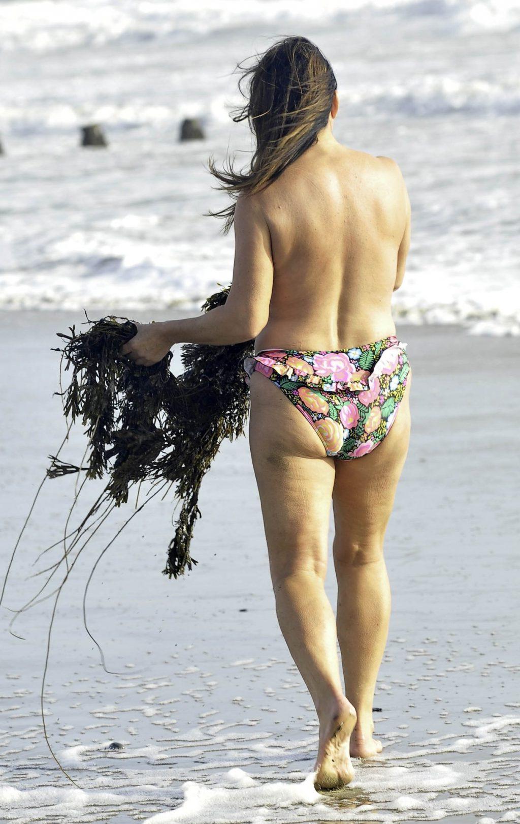 4P Lisa Appleton Topless