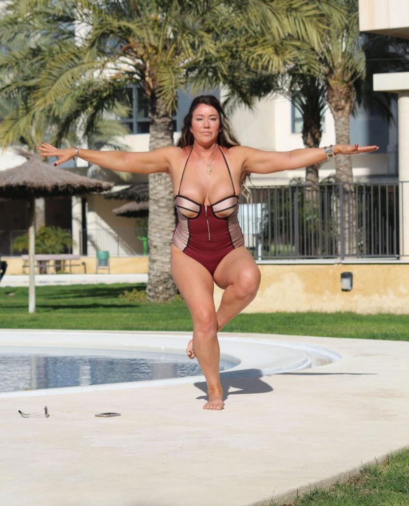 25P Lisa Appleton Topless
