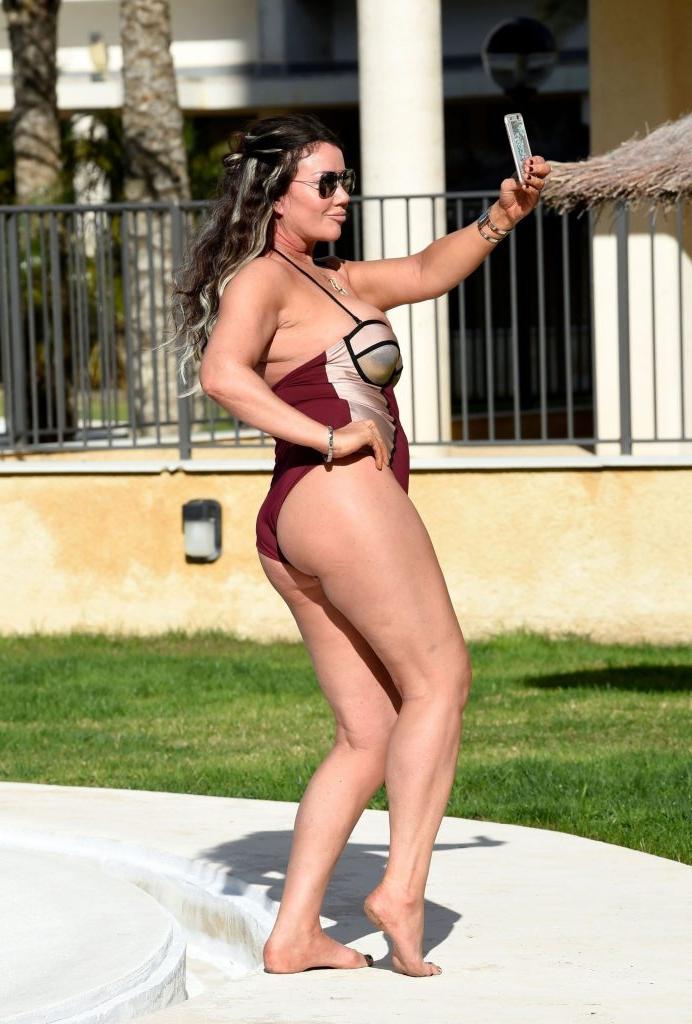 25P Lisa Appleton Topless