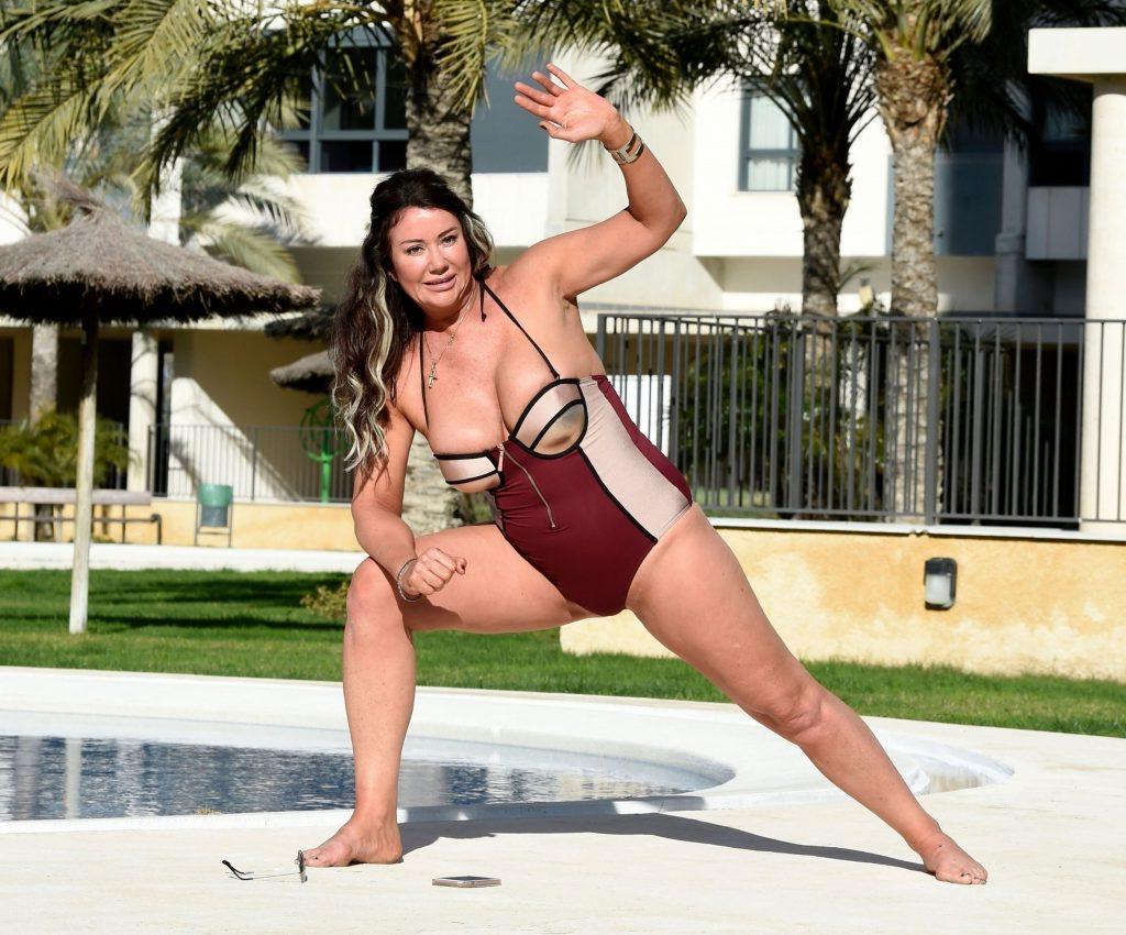 25P Lisa Appleton Topless