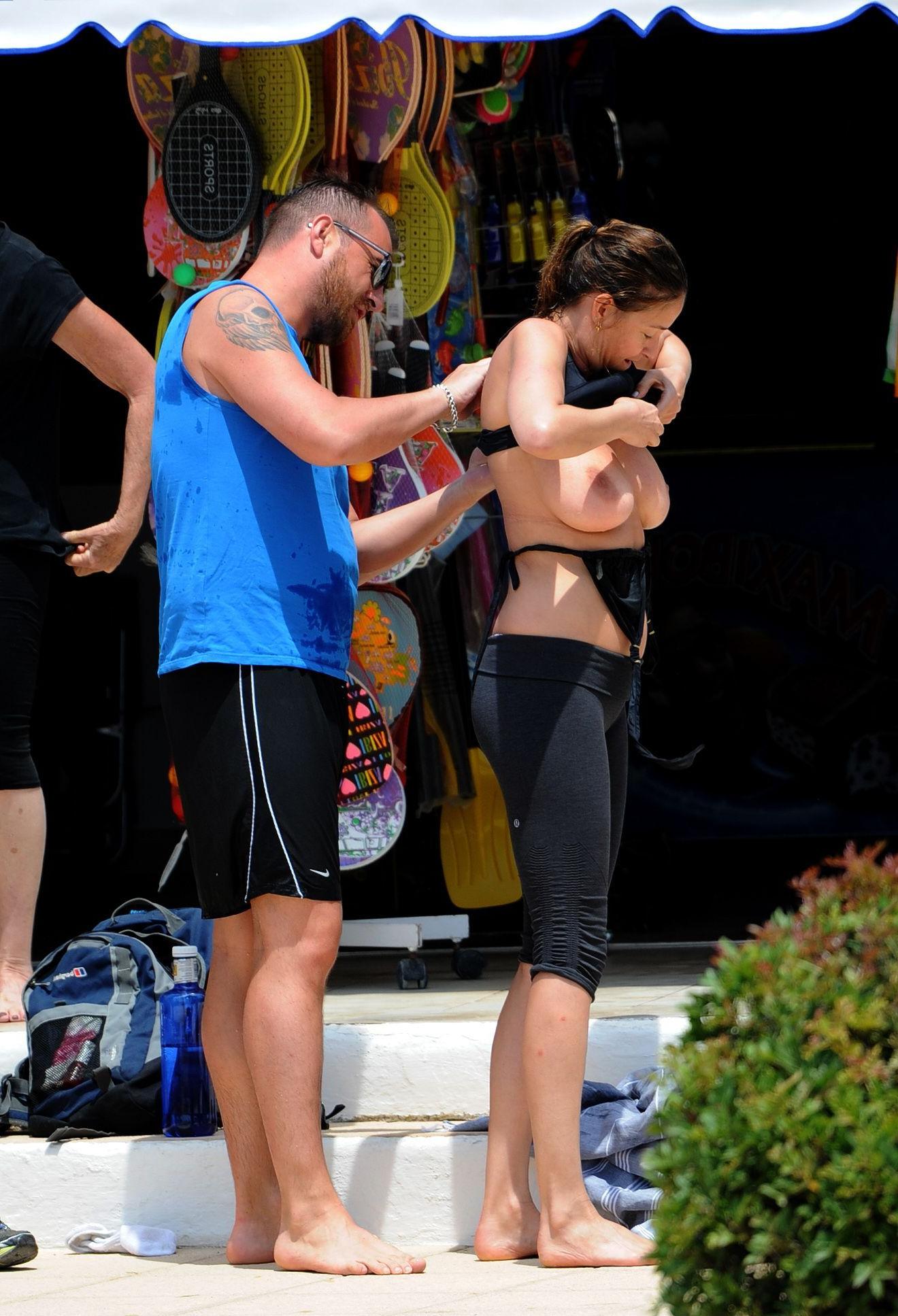 7P Lisa Snowdon Topless Photos