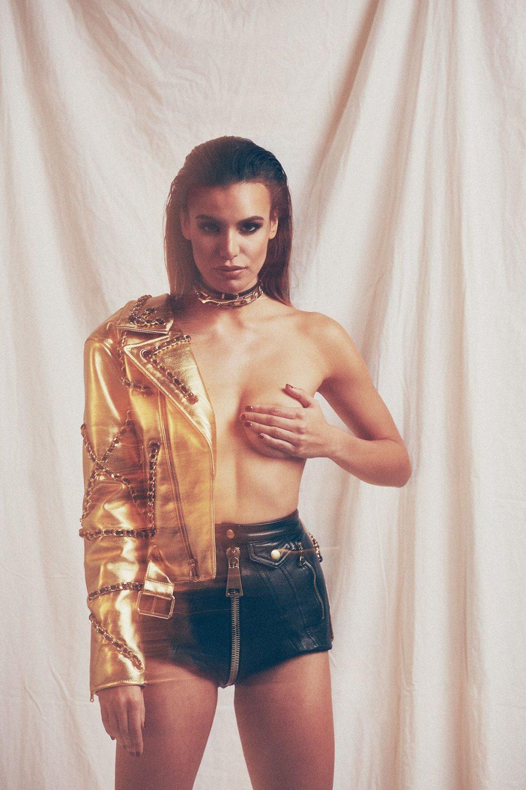 4P Madison Reed Topless