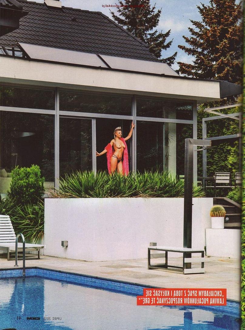 6P Magda Narozna topless pics