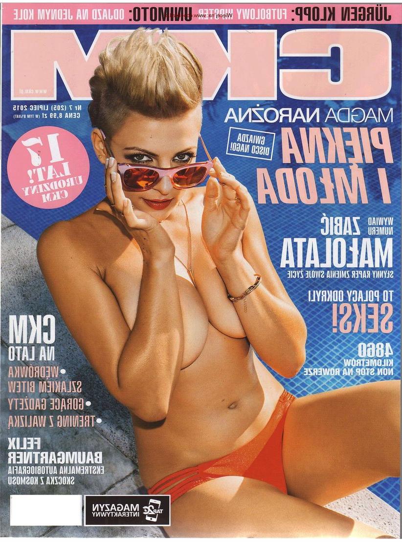 6P Magda Narozna topless photoset