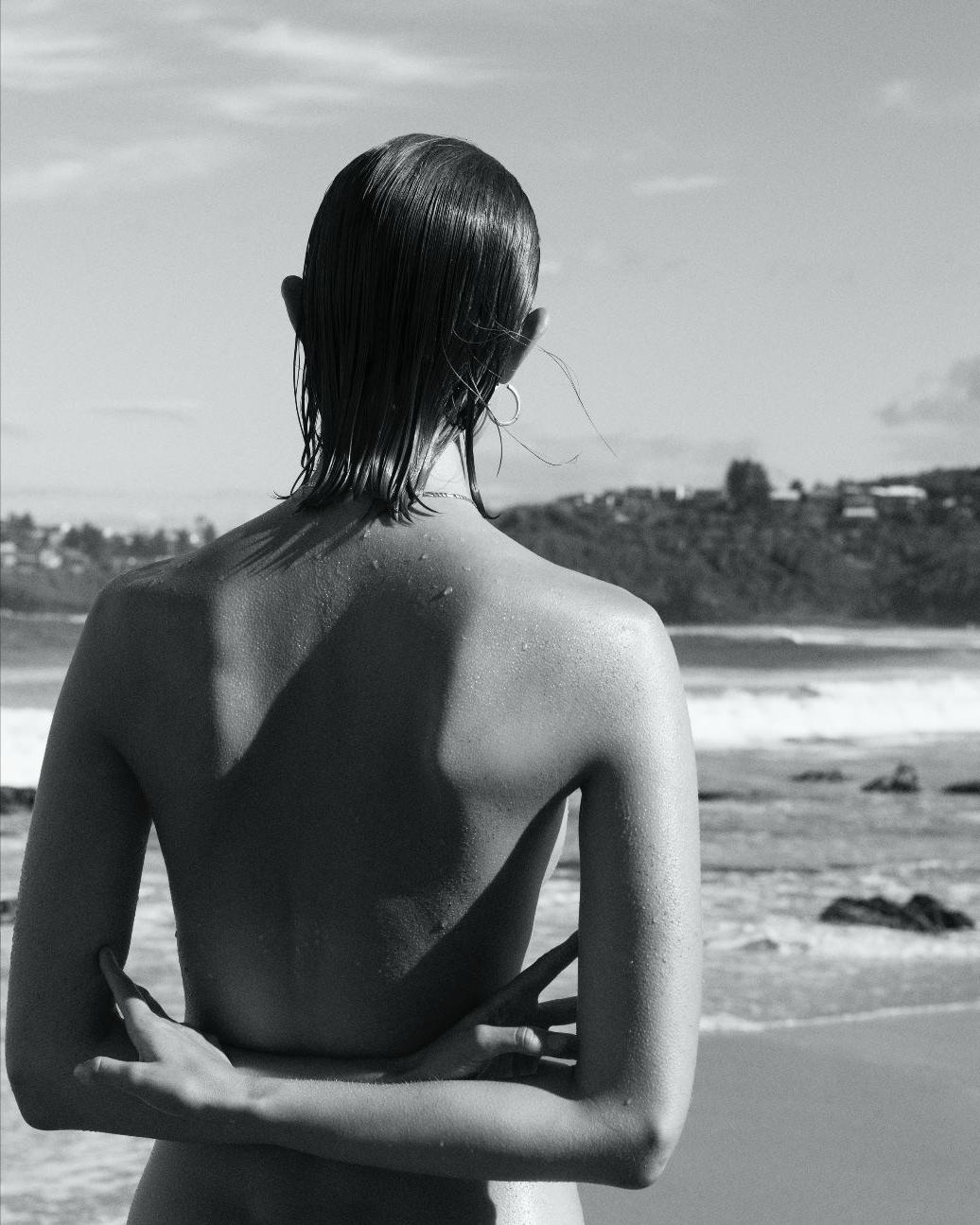 5P Mali Koopman Topless Photos