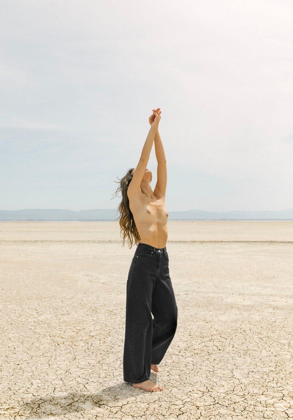 12P Marie Teissonniere Topless