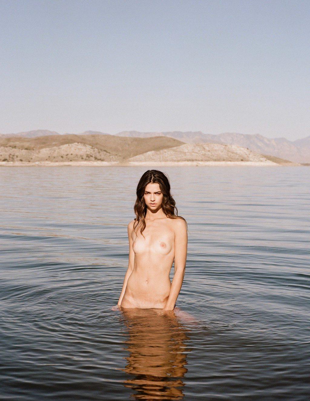12P Marie Teissonniere Topless