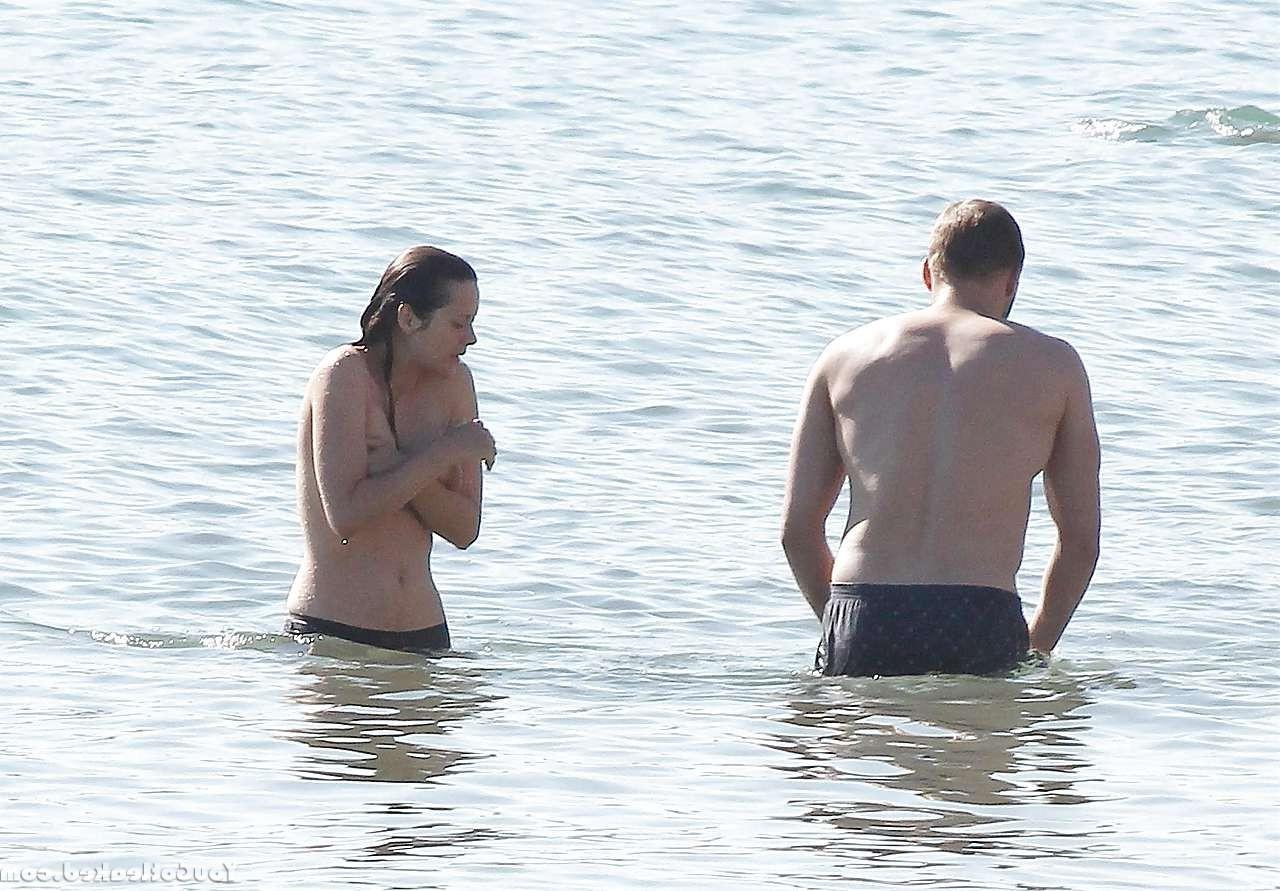 16P Topless pics of Marion Cotillard